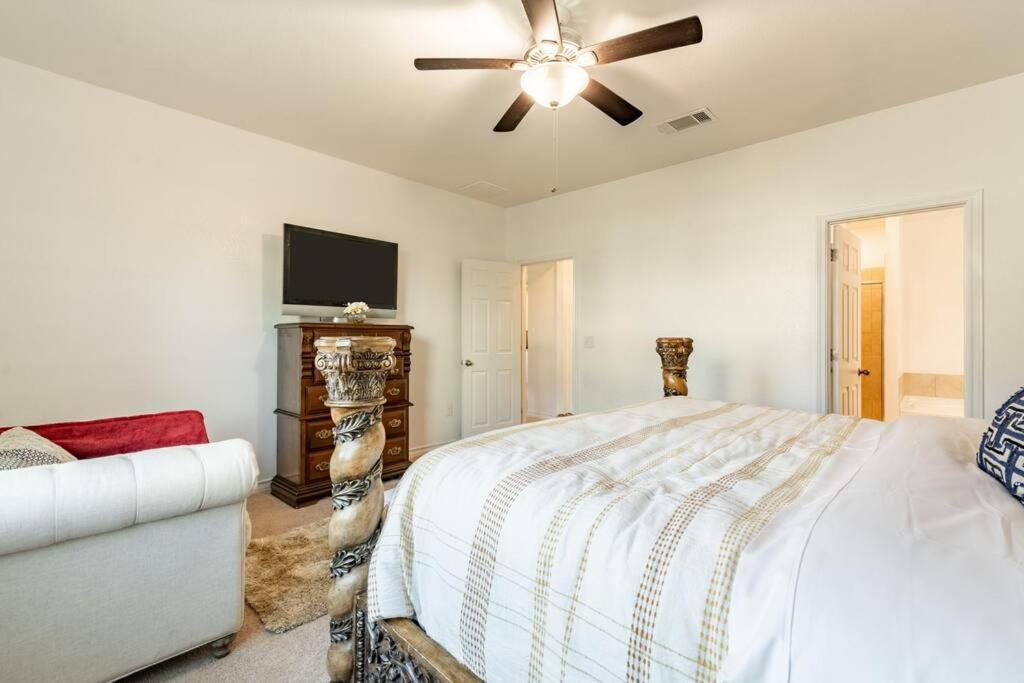 Modern 5 Bedroom With Access To Community Pool Austin